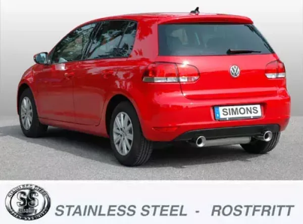 A red VW Golf VI from the rear, with a duplex stainless steel sports exhaust system. The tailpipes (1x100 mm) are visible. The license plate shows the lettering "Simons". At the bottom of the picture is a logo and the text "STAINLESS STEEL - ROSTFRITT".